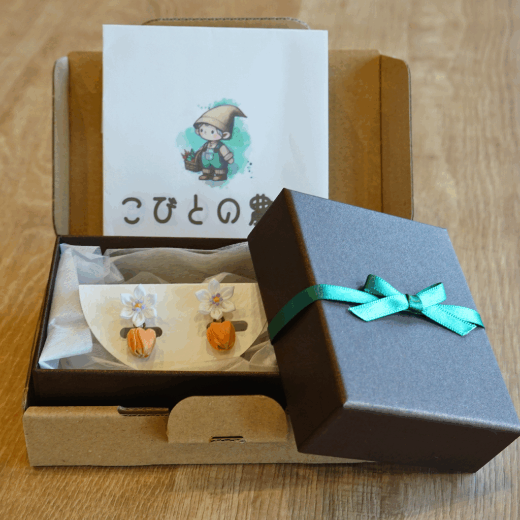 つまみ細工「パプリカのピアス・イヤリング」について~にしみのおやさいクレヨン×こびとの農園~到着イメージ