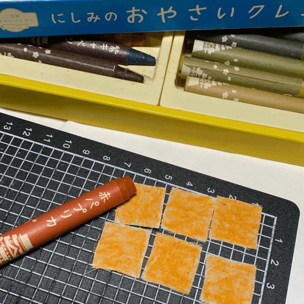 つまみ細工「パプリカのピアス・イヤリング」~にしみのおやさいクレヨン×こびとの農園~クレヨンでの彩色