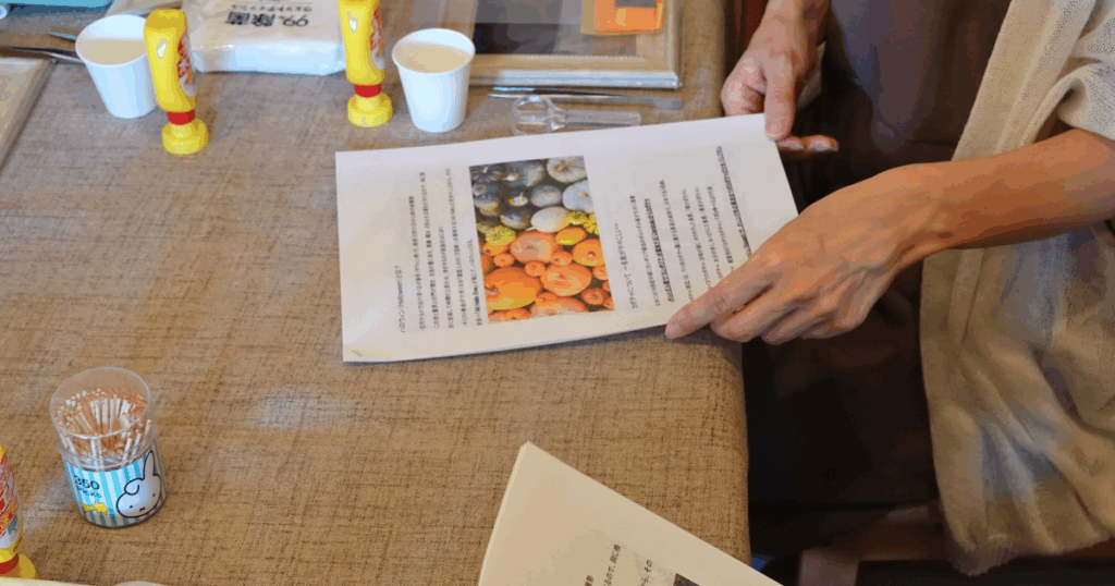 【ワークショップ実施報告】2025年9月15日（月・祝）こびとの農園×Cafe Licorice (カフェ リコリス)「ハロウィンフレーム」食育ミニ講座内容