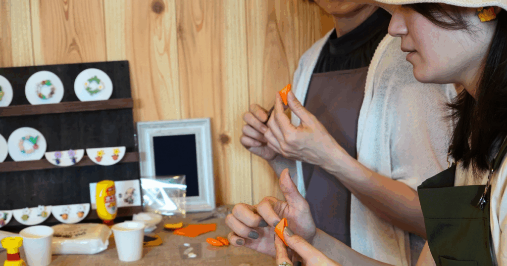 【ワークショップ実施報告】2025年9月15日（月・祝）こびとの農園×Cafe Licorice (カフェ リコリス)「ハロウィンフレーム」作品展示とつまみ