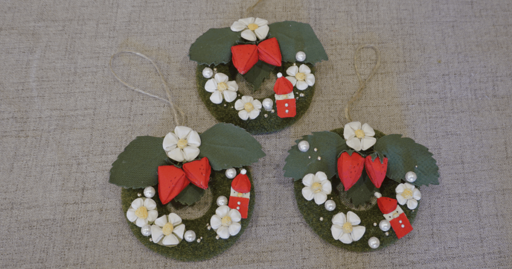 【ワークショップ実施報告】2025年11月6日(木)こびとの農園×Cafe Licorice (カフェ リコリス)「イチゴの小さなクリスマスリース」 完成作品