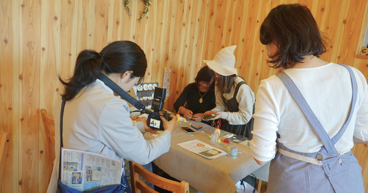 【ワークショップ実施報告】2025年11月6日(木)こびとの農園×Cafe Licorice (カフェ リコリス)「イチゴの小さなクリスマスリース」 アイキャッチ