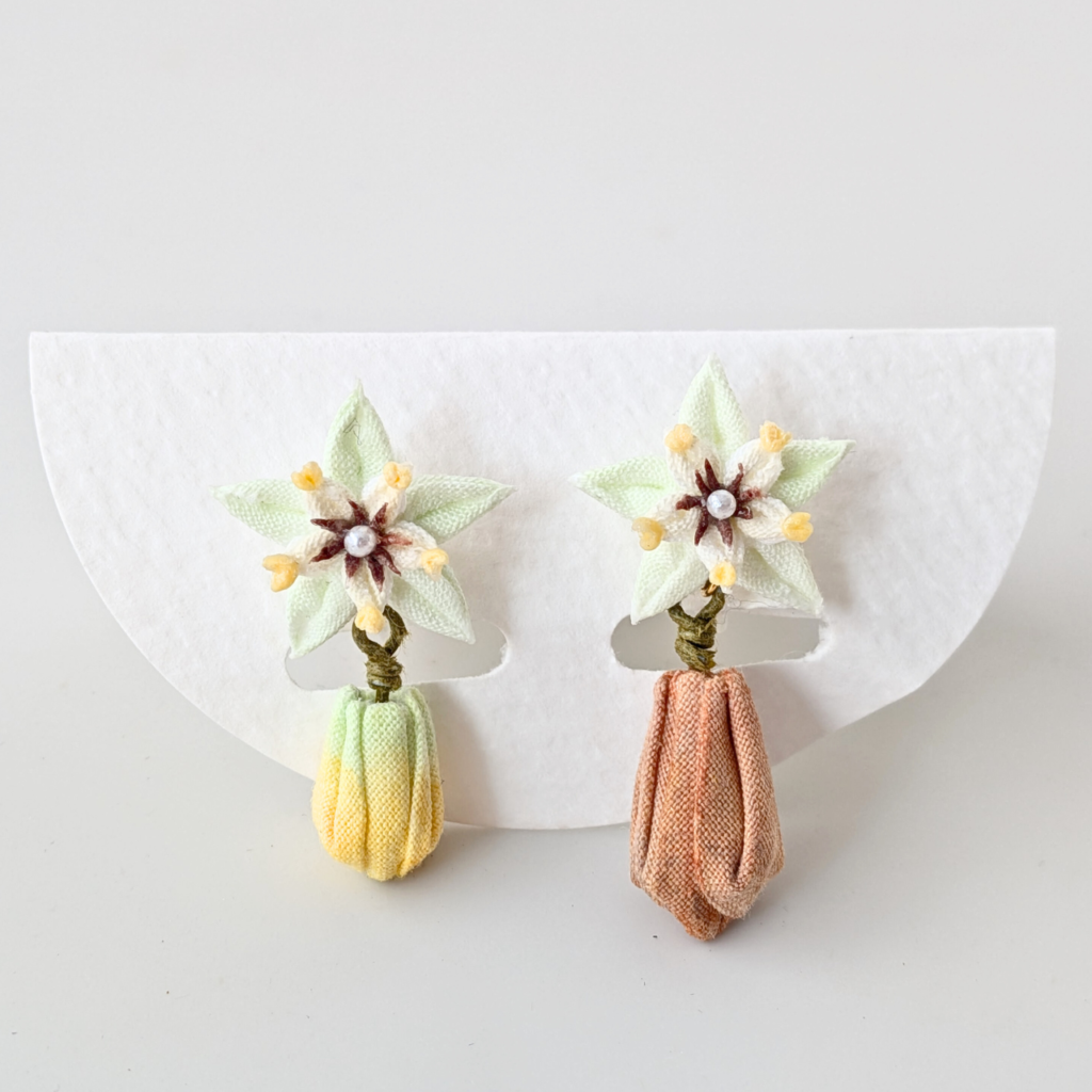 つまみ細工「カカオのピアス・イヤリング」商品写真