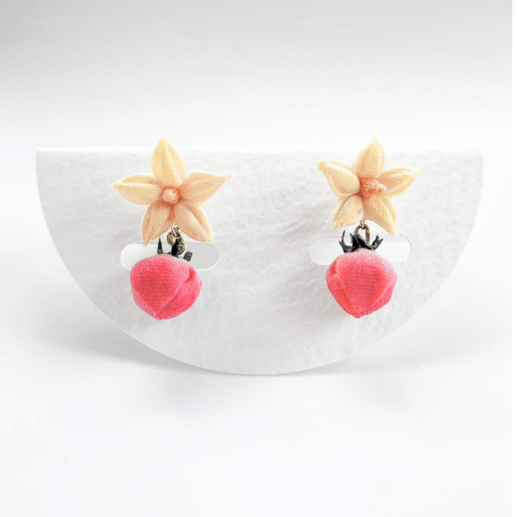 つまみ細工「トマトのピアス・イヤリング」