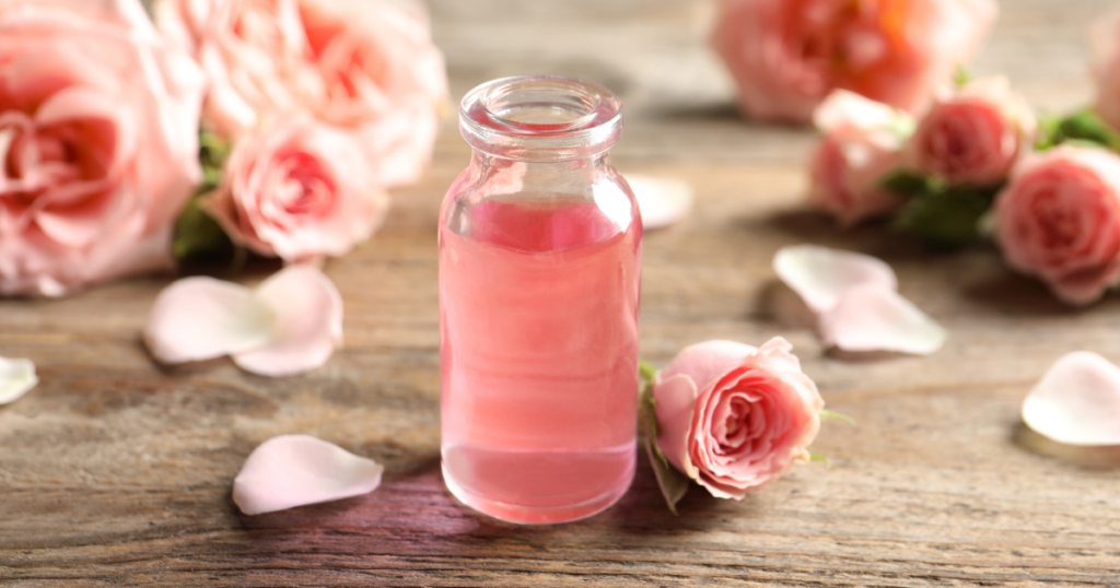 「ローズオイル（Rose oil）」と「ローズウォーター（rose water）」