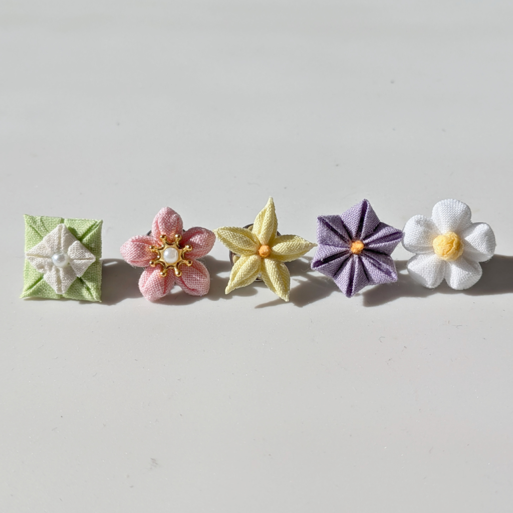 つまみ細工「ピンバッジ」カプセルトイ(ガチャガチャ)全5種類セット (ピンバッジのみ)